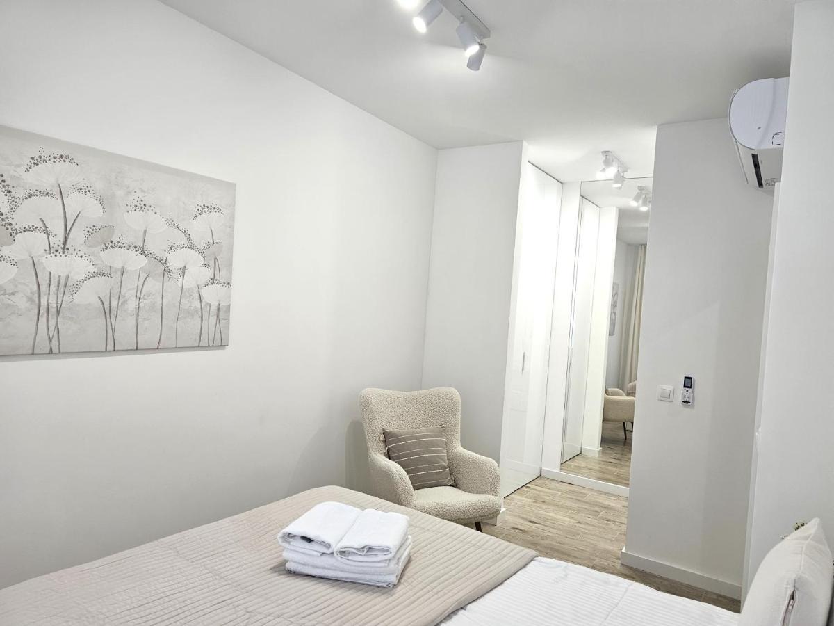 קטוביץ Urban Apartments Luxury Skyline Sokolska Towers 30A, 2 Free Garages, Gym & Sauna, Self Check-In מראה חיצוני תמונה